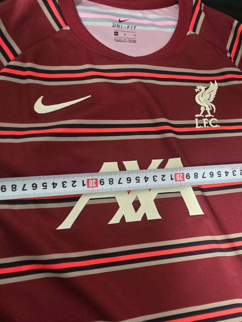 Nike Liverpool FC Women's Dri-FIT Pre-Match Jersey NWT Medium ⚽🔥 - Picture 3 of 9